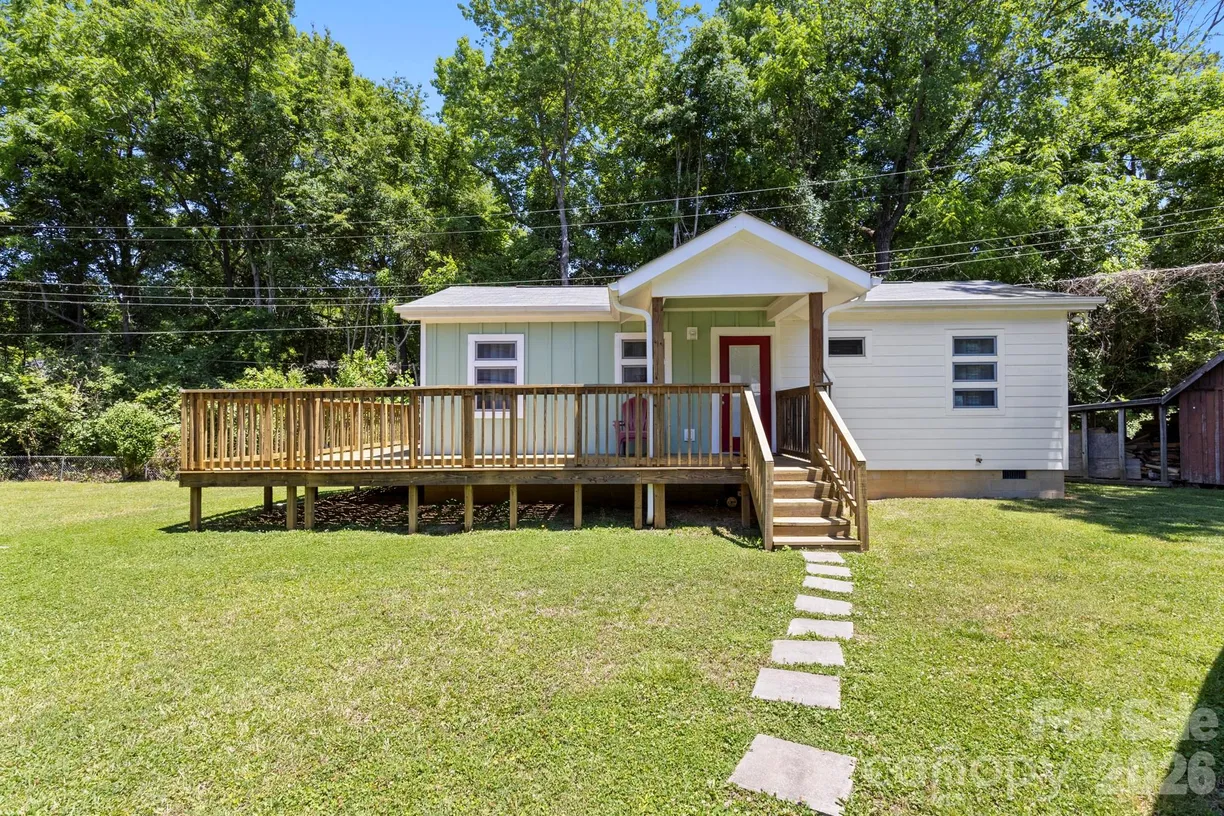 3326 Dunaire Drive, Charlotte, NC 28205 Property for sale