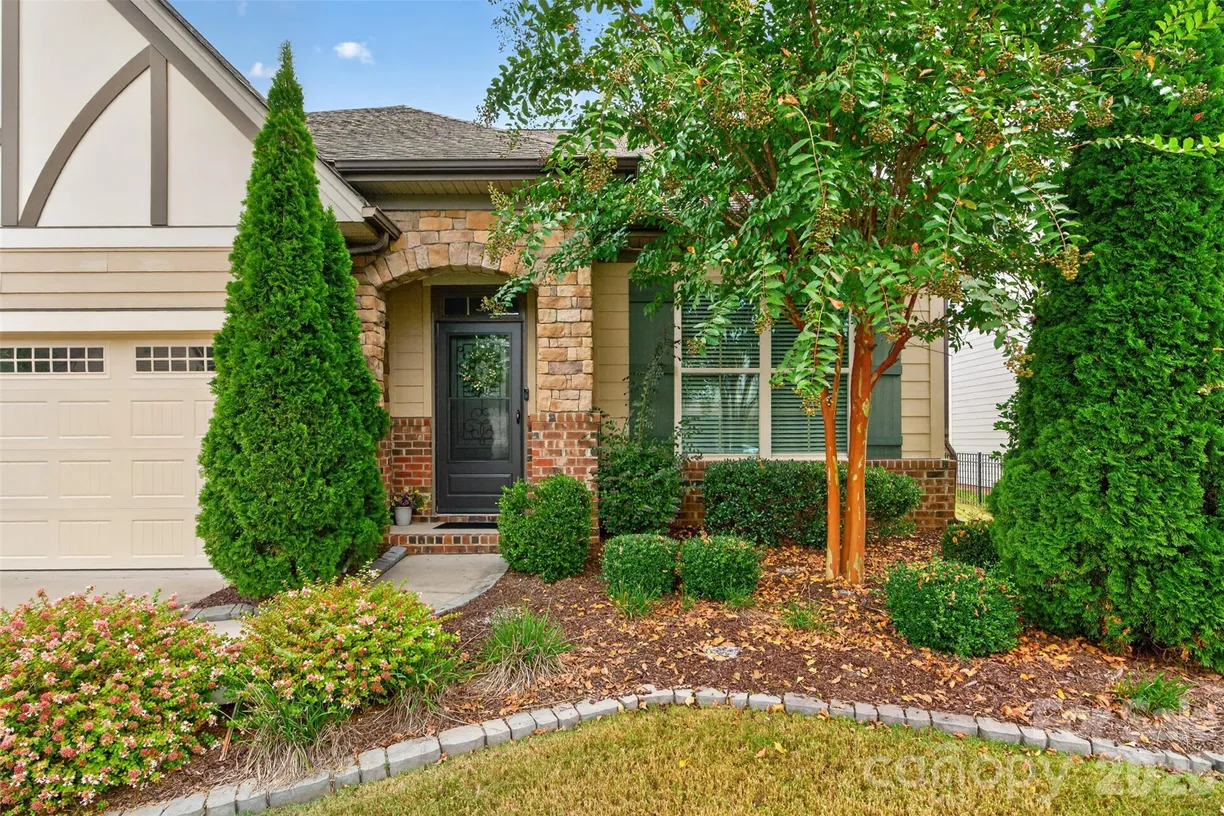 17511 Austins Creek Drive, Charlotte, NC 28278 Property for sale