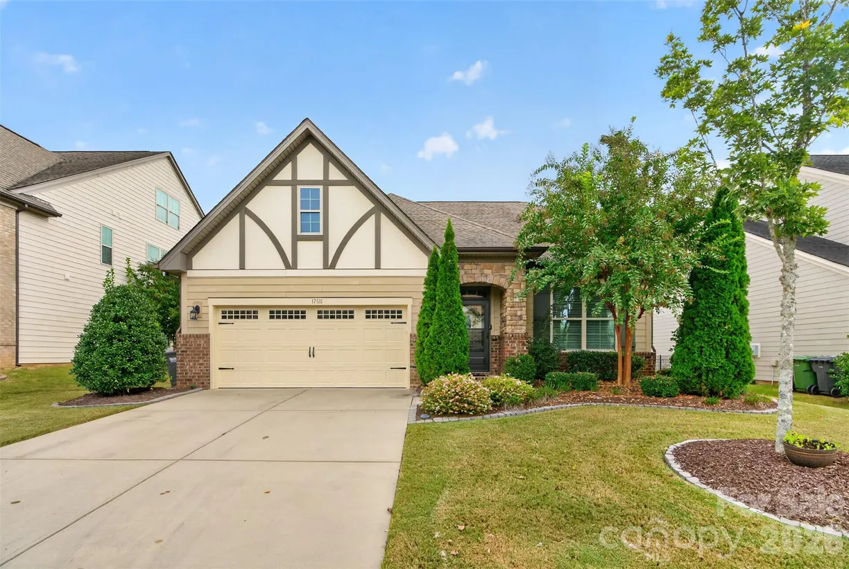 17511 Austins Creek Drive, Charlotte, NC 28278 Property for sale