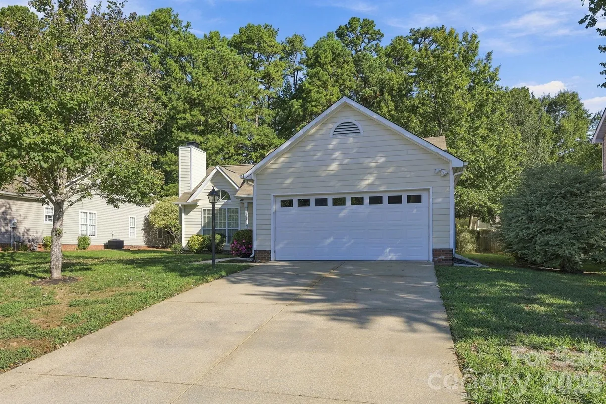 4000 Huntmeadow Drive, Charlotte, NC 28269 Property for sale