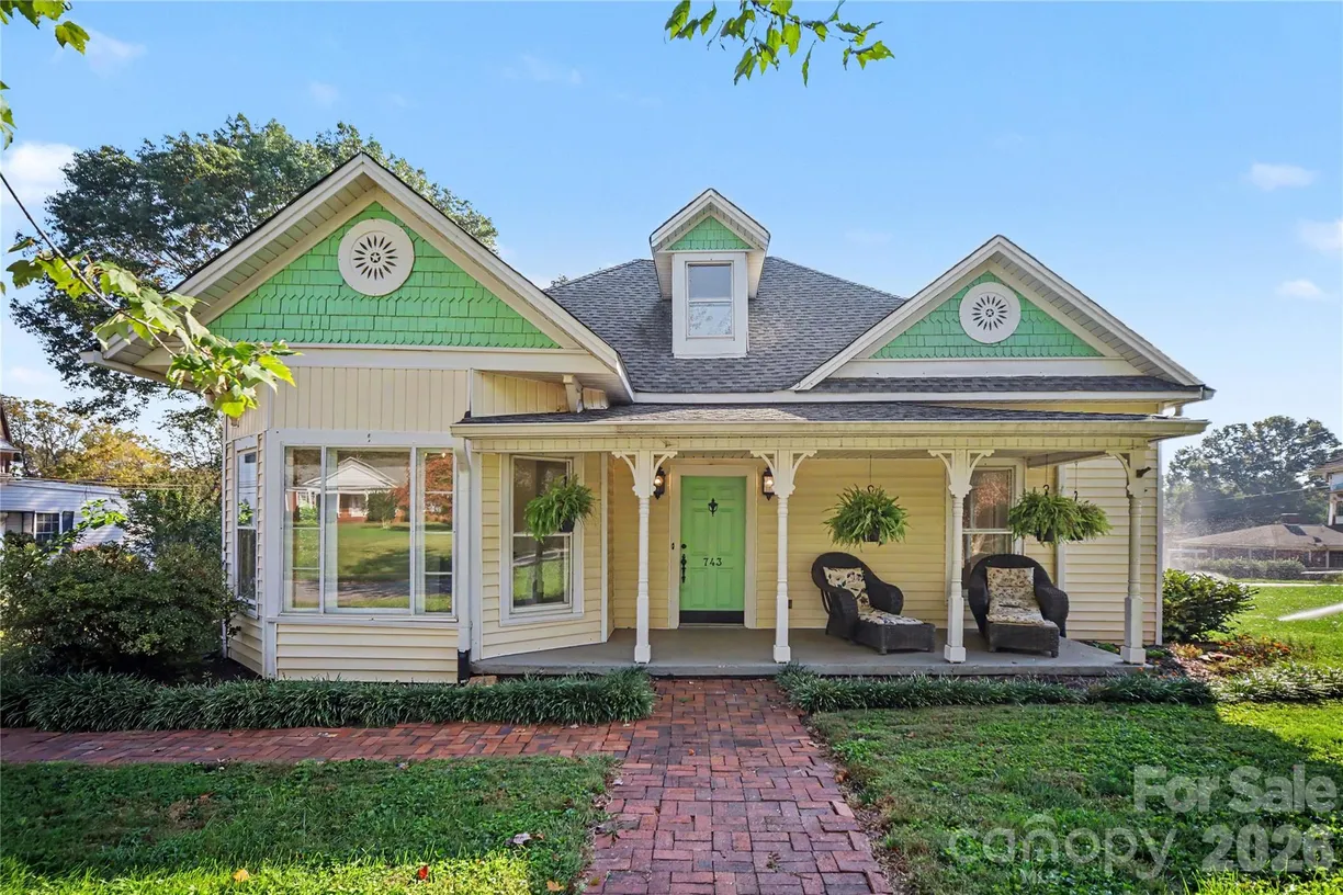 743 S College Avenue, Newton, NC 28658 Property for sale