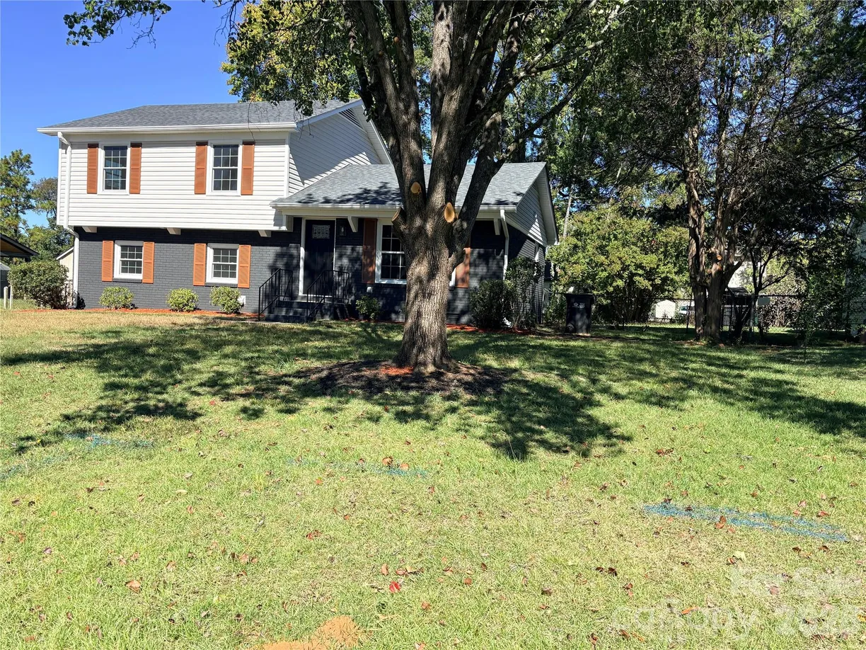 9926 Rockmeadow Drive, Charlotte, NC 28216 Property for sale