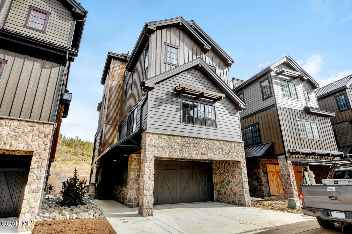Denver Real Estate | View  | 4 Beds