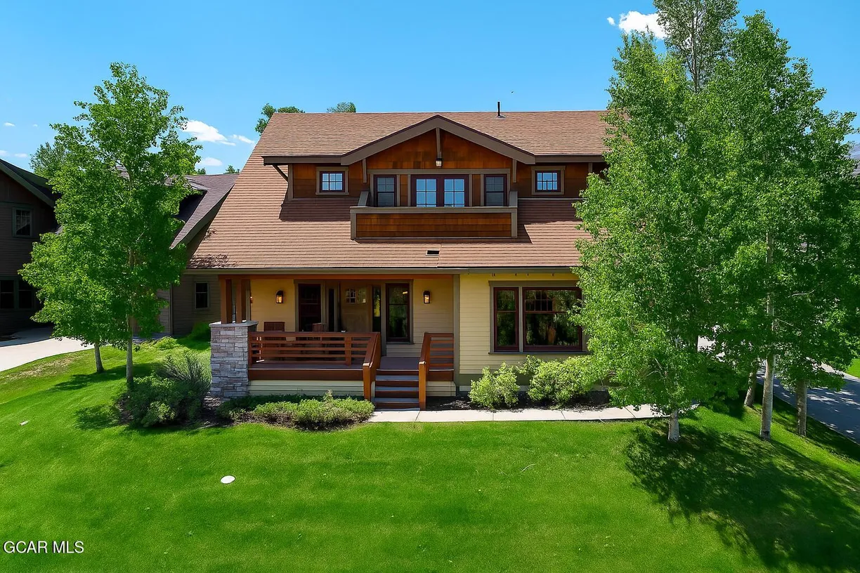 Denver Real Estate | View 21 Meadow Trail | 4 Beds, 3 Baths