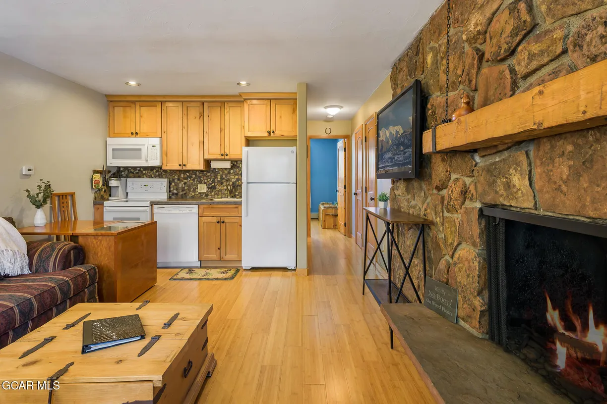 Denver Real Estate | View 247 Hi Country Drive, Bld 11 #16 | Listing