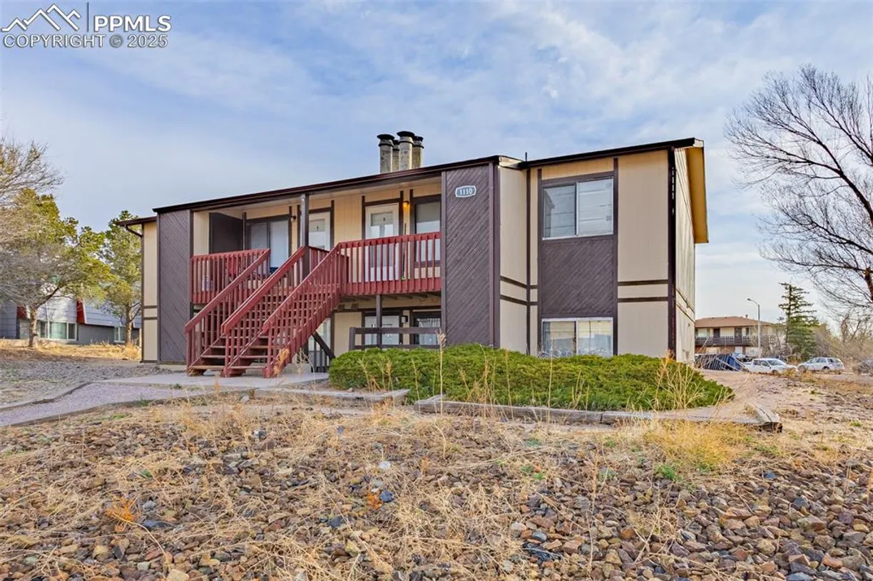 Denver Real Estate | View 1110 Chiricahua Loop | Listing