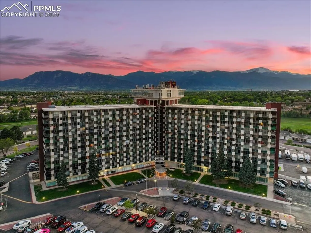 Denver Real Estate | View 411 Lakewood Circle, B1114 | 3 Beds, 2 Baths