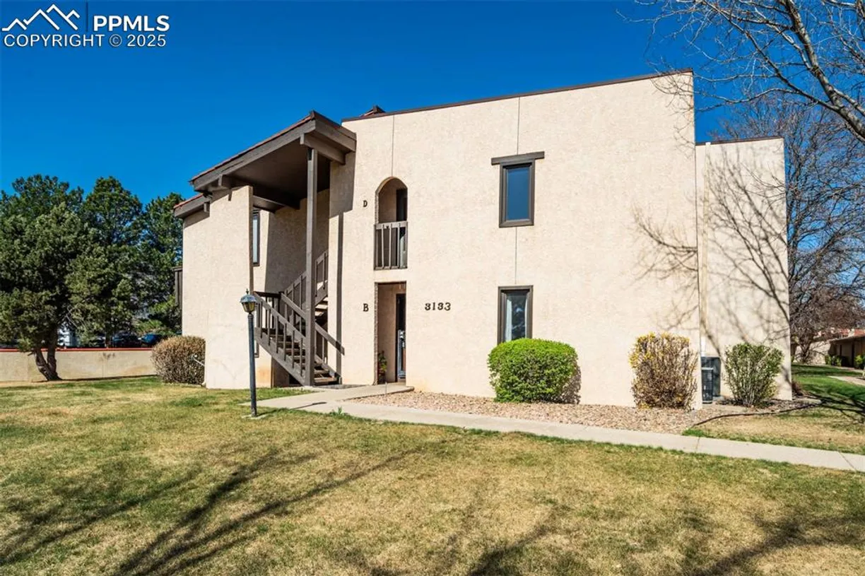Denver Real Estate | View 3133 Broadmoor Valley Road, B | 2 Beds, 2 Baths