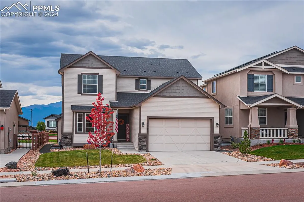 Denver Real Estate | View  | 4 Beds, 2 Baths