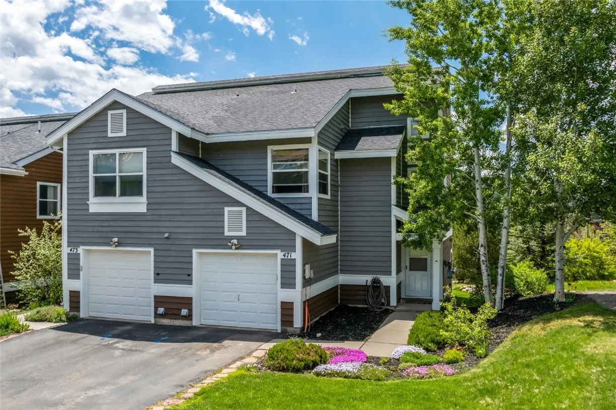 Denver Real Estate | View 471 Mountain Vista Circle, 1 | 3 Beds, 2 Baths