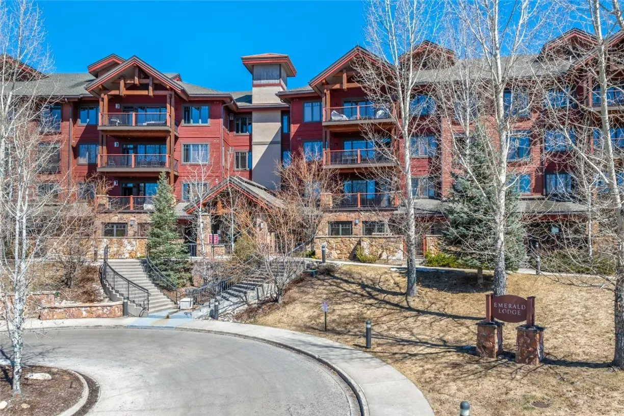 Denver Real Estate | View 1800 Medicine Springs Drive, 5308 | 3 Beds, 3 Baths