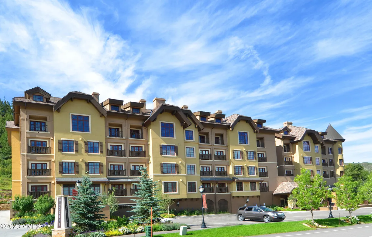 Denver Real Estate | View 38390 Highway 6, 407 | 4 Beds, 4 Baths