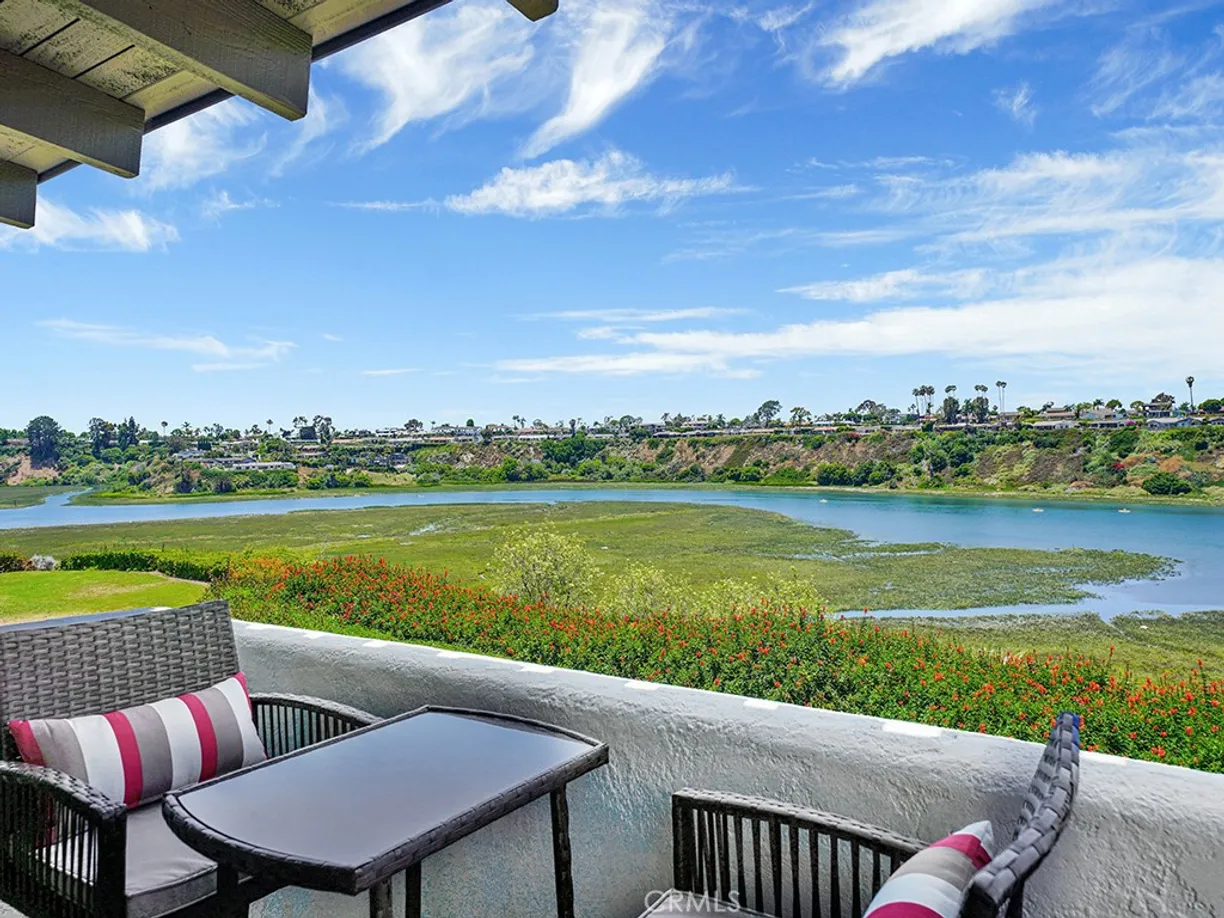 Northern California Real Estate | View 305 Avenida Cerritos | 3 Beds, 2 Baths