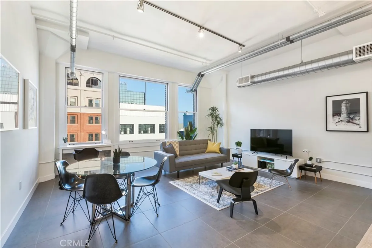 Northern California Real Estate | View 939 S Broadway, 705 | 1 Bed, 1 Bath