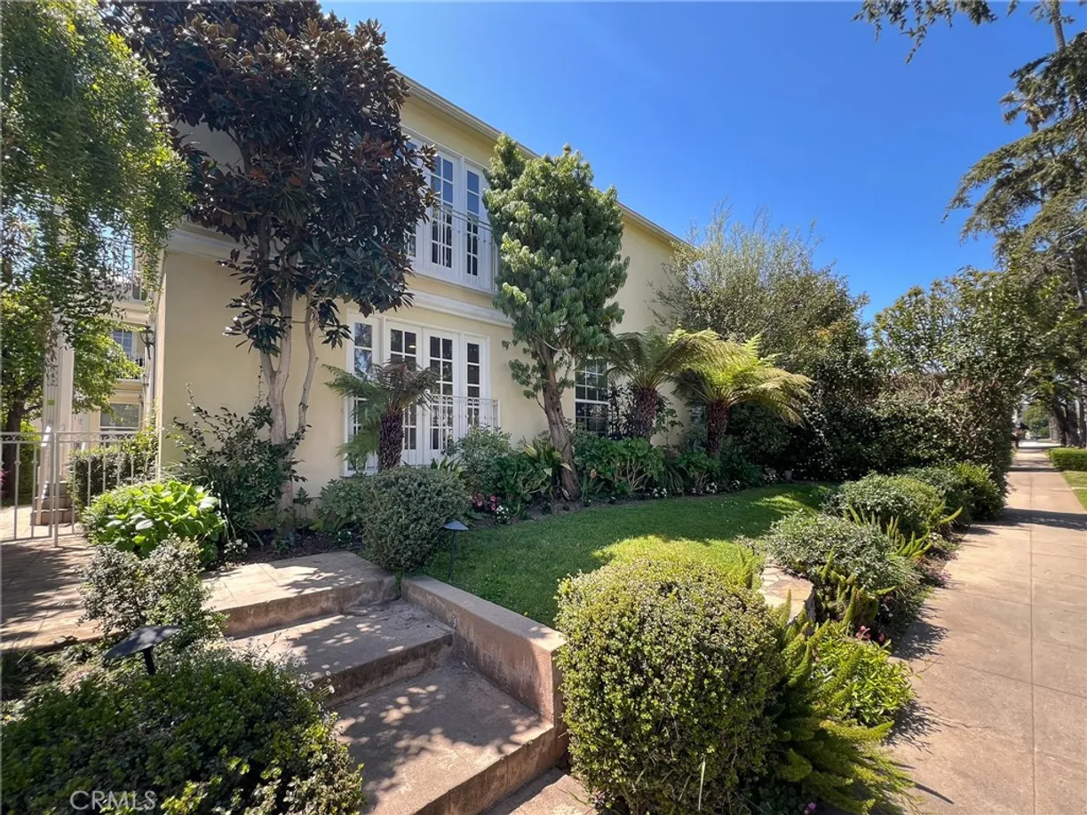 Northern California Real Estate | View 842 12th Street, 1 | 1 Bed, 1 Bath