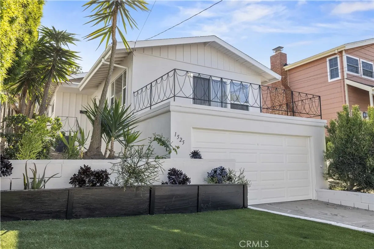 Northern California Real Estate | View 1525 Stanford Avenue | 3 Beds, 1 Bath