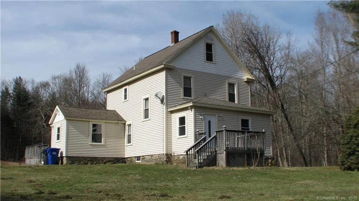 Greenwich Real Estate | View 544 Litchfield Road | 3 Beds, 1 Bath