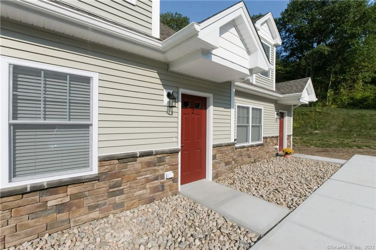 Greenwich Real Estate | View 90 Twenty Four Bumper Road | Listing