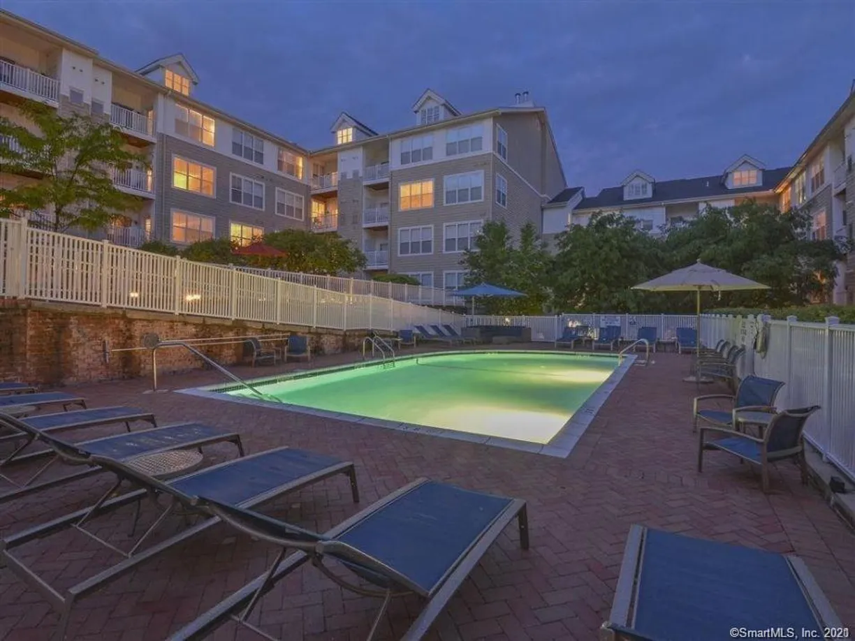 Westchester Real Estate | View 25a Glenbrook Road, 519 | 2 Beds, 1 Bath