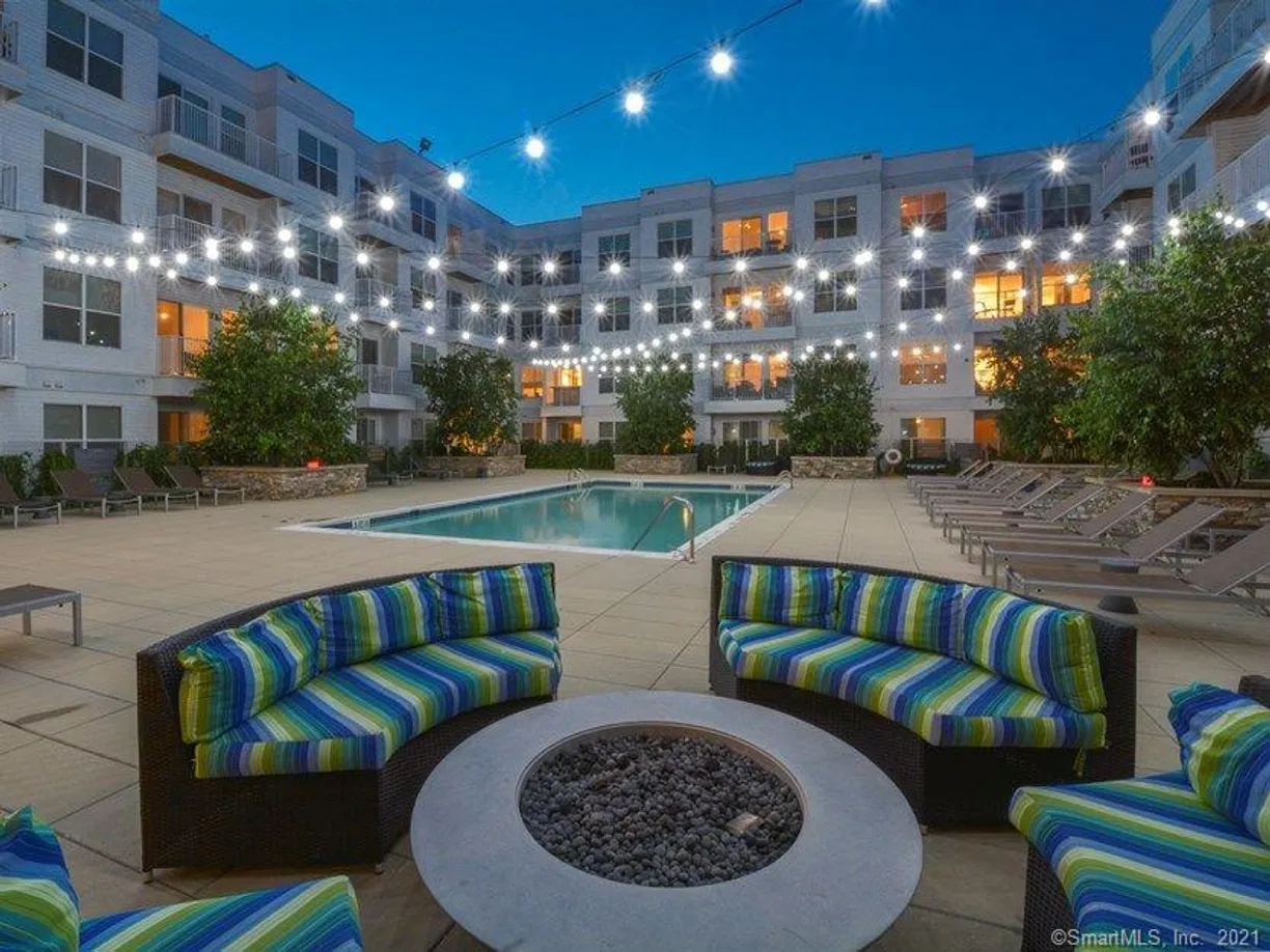Westchester Real Estate | View 75-1 Tresser Blvd, 432 | 1 Bath