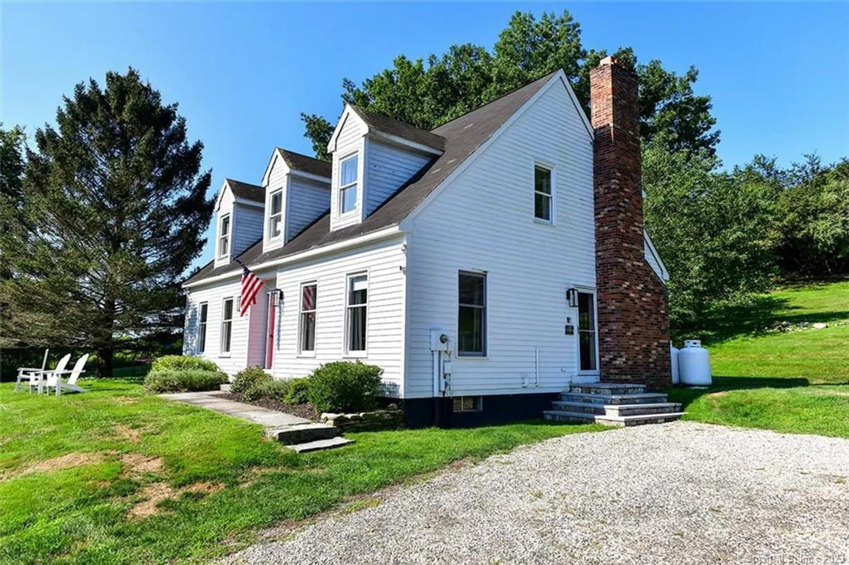 Greenwich Real Estate | View 23 Painter Hill Road | 4 Beds, 2 Baths