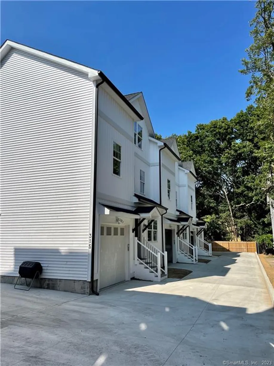 Greenwich Real Estate | View 315 Humphrey Street, A | 4 Beds, 3 Baths