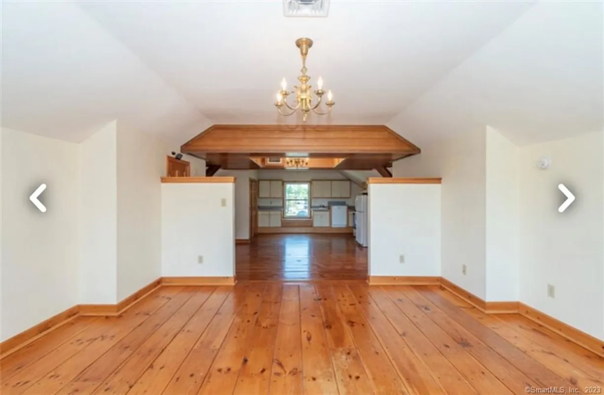 Greenwich Real Estate | View 35 Waterville Road, B | 1 Bed, 1 Bath