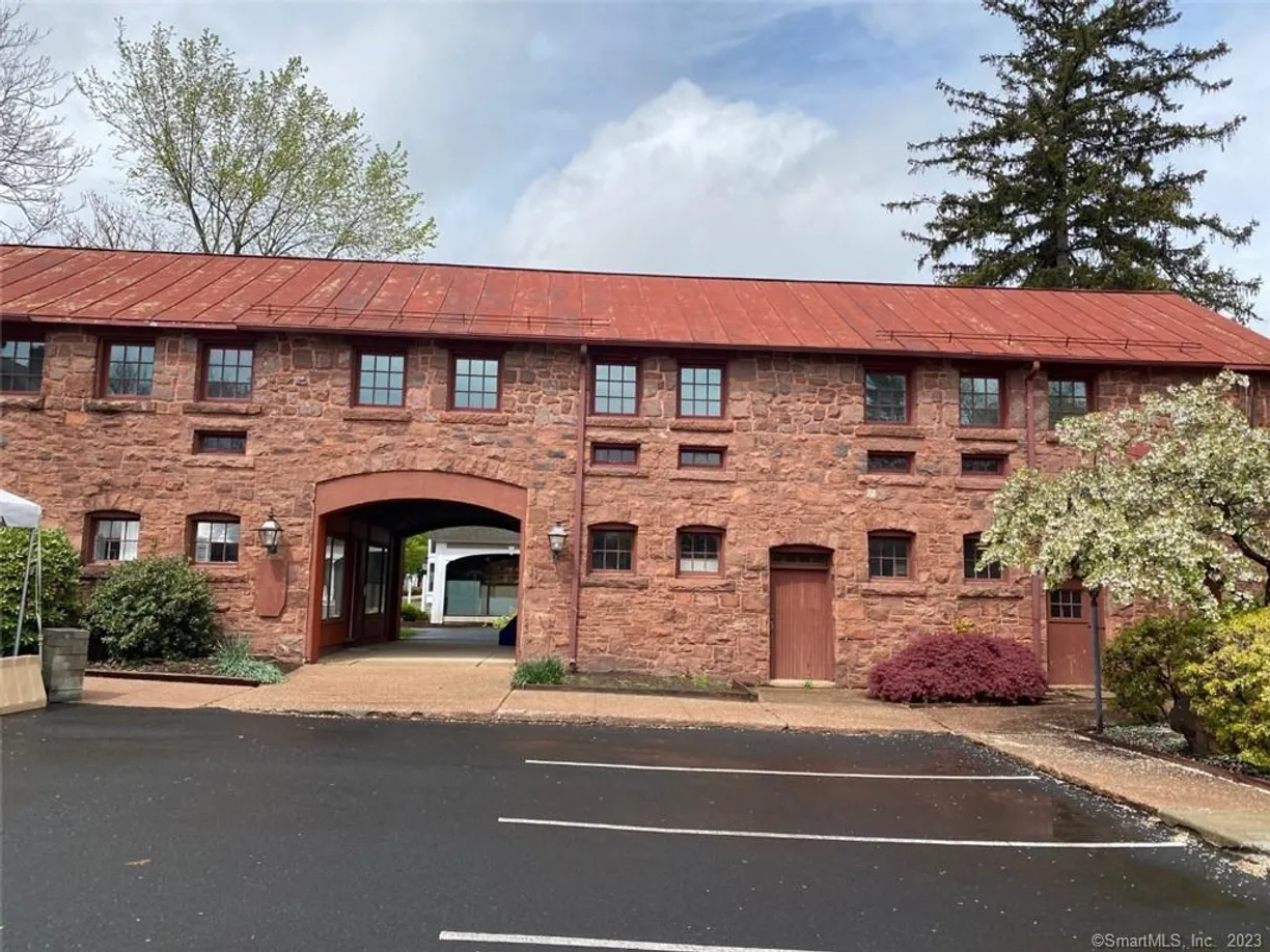 Greenwich Real Estate | View 10 Jim Gallagher Way, 3 | Listing