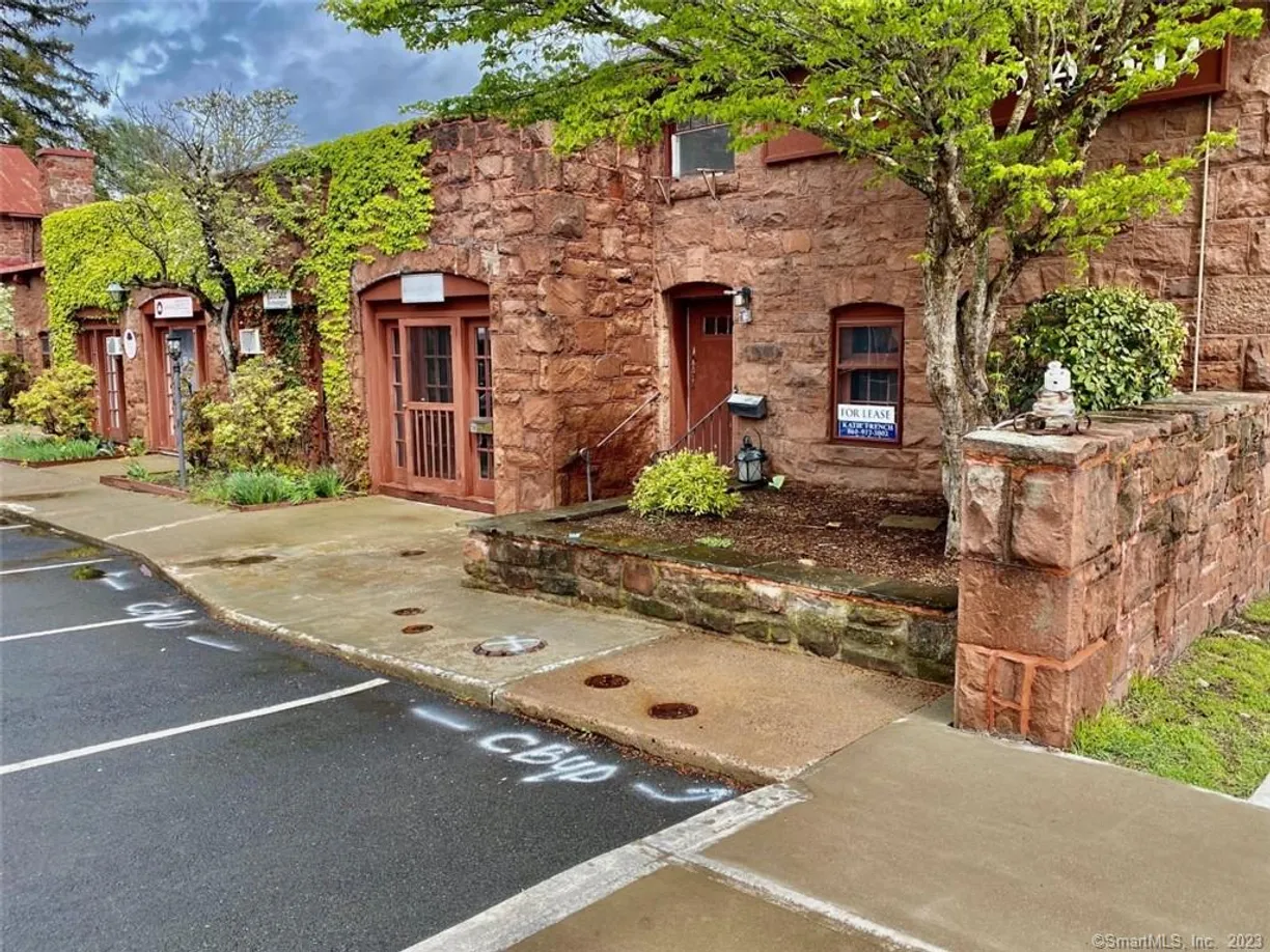 Greenwich Real Estate | View 10 Jim Gallagher Way, 3 | Listing