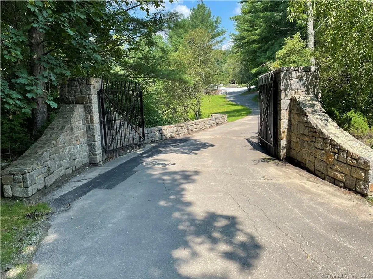 Greenwich Real Estate | View 29 Tito Lane | Listing