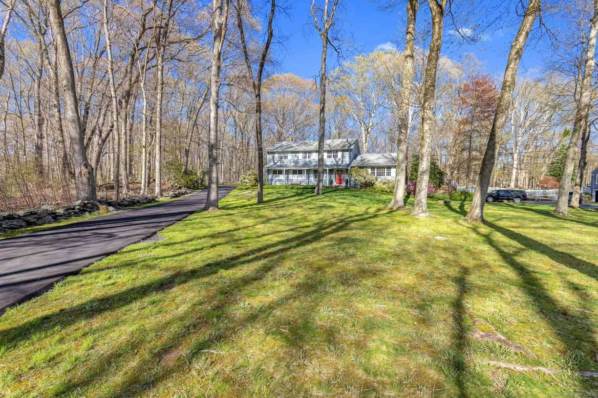Greenwich Real Estate | View 2900 Burr | 4 Beds, 3 Baths