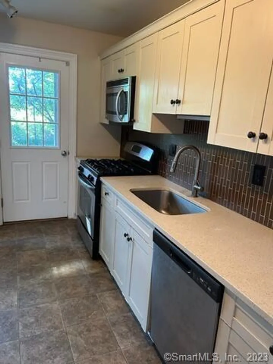 Greenwich Real Estate | View 132 Blachley, a | 1 Bed, 1 Bath