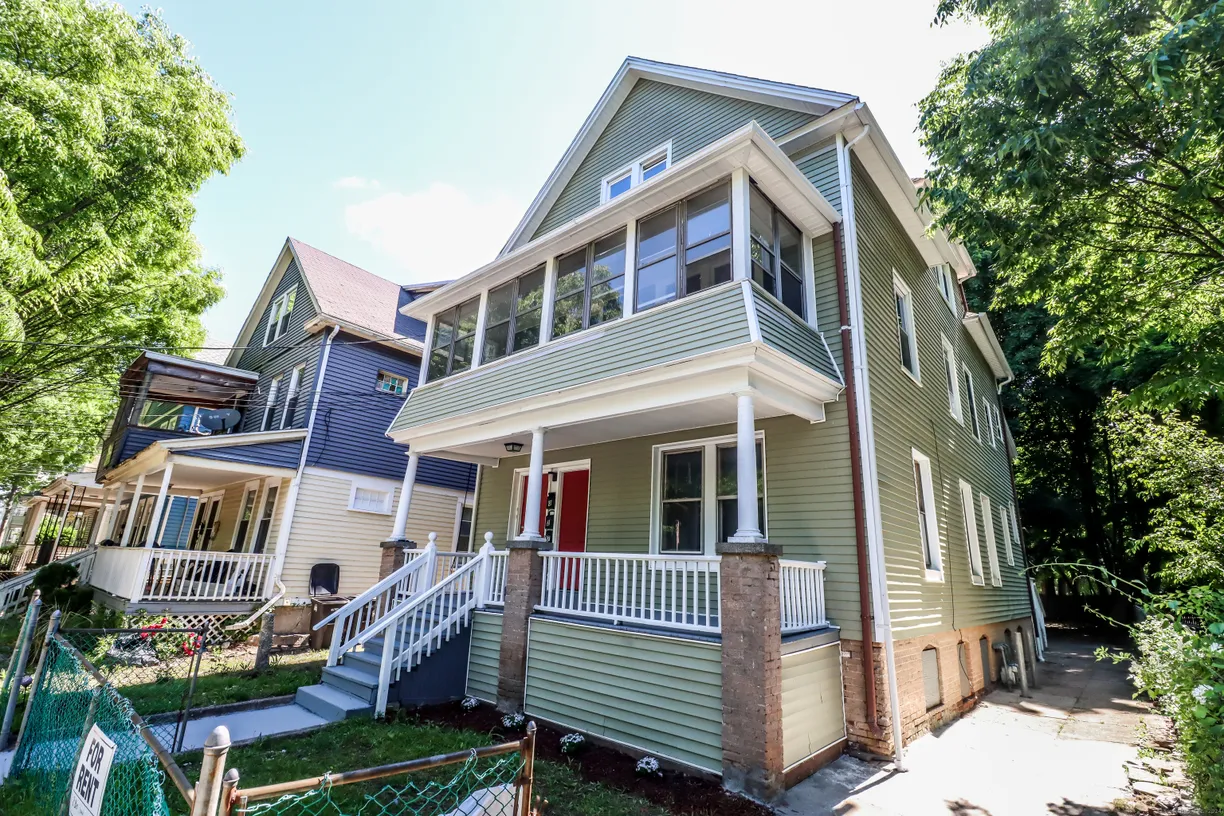 Greenwich Real Estate | View 97 shepard Street, 3 | 2 Beds, 1 Bath