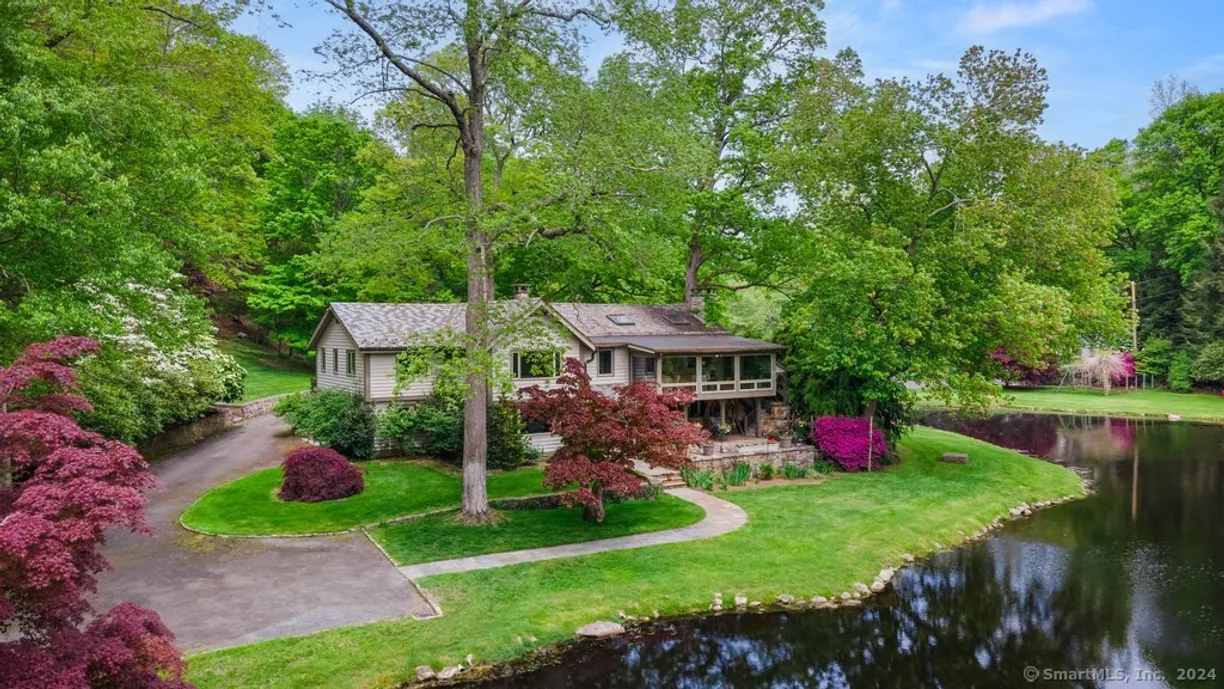 Greenwich Real Estate | View  | 10 Beds, 8 Baths