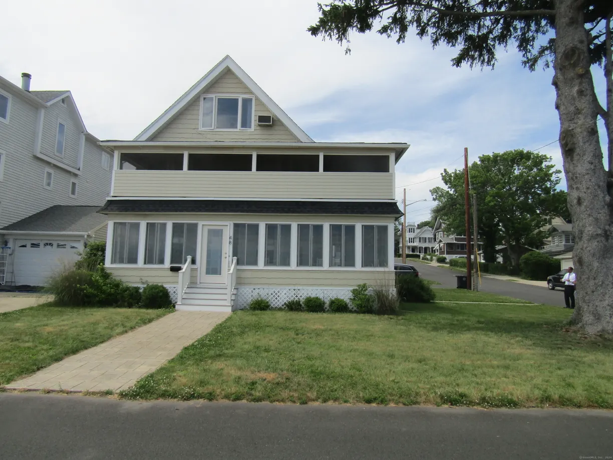 Greenwich Real Estate | View 48 Beach | 4 Beds, 2 Baths