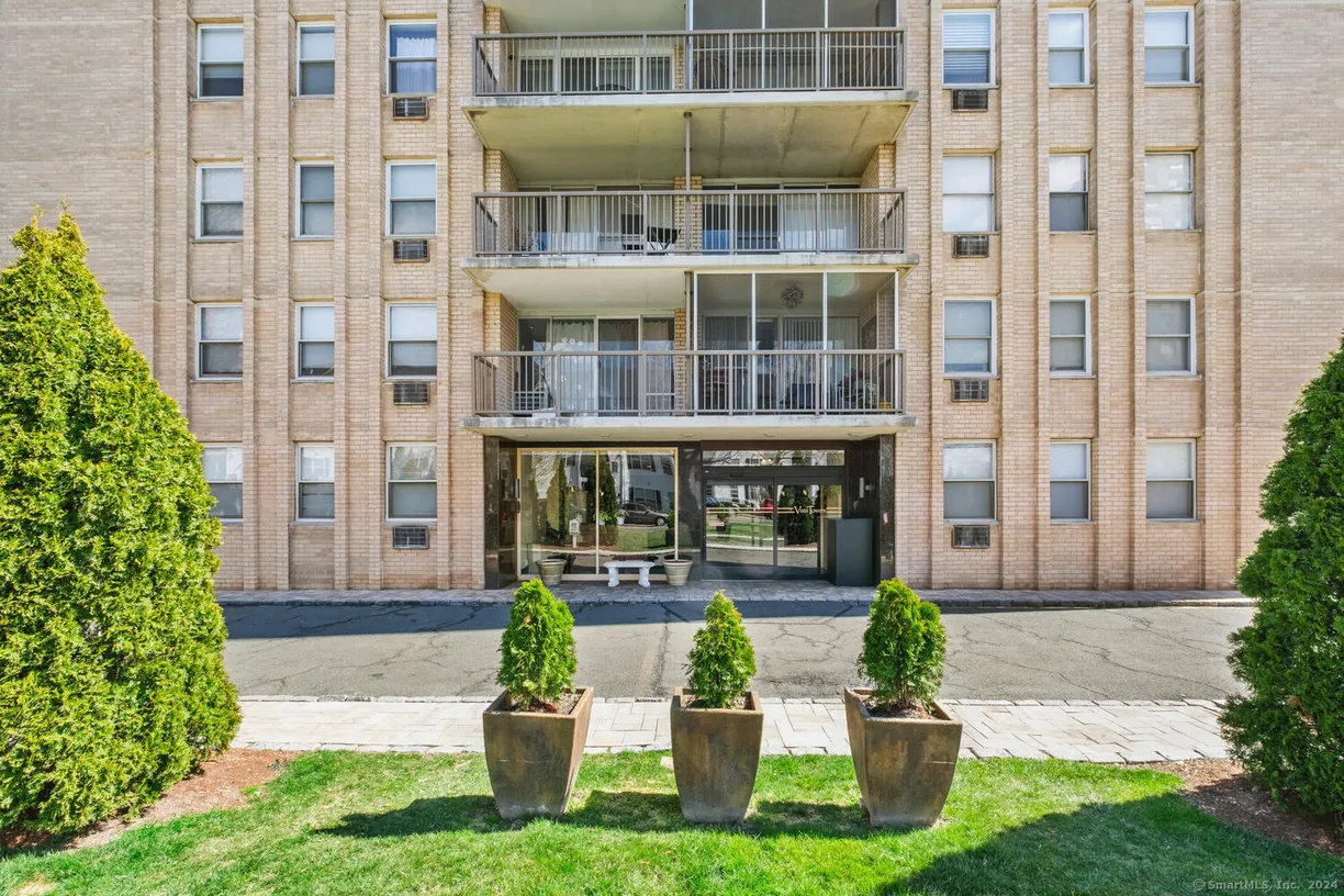 Greenwich Real Estate | View 65 Glenbrook Road, APT 10H | 1 Bed, 1 Bath
