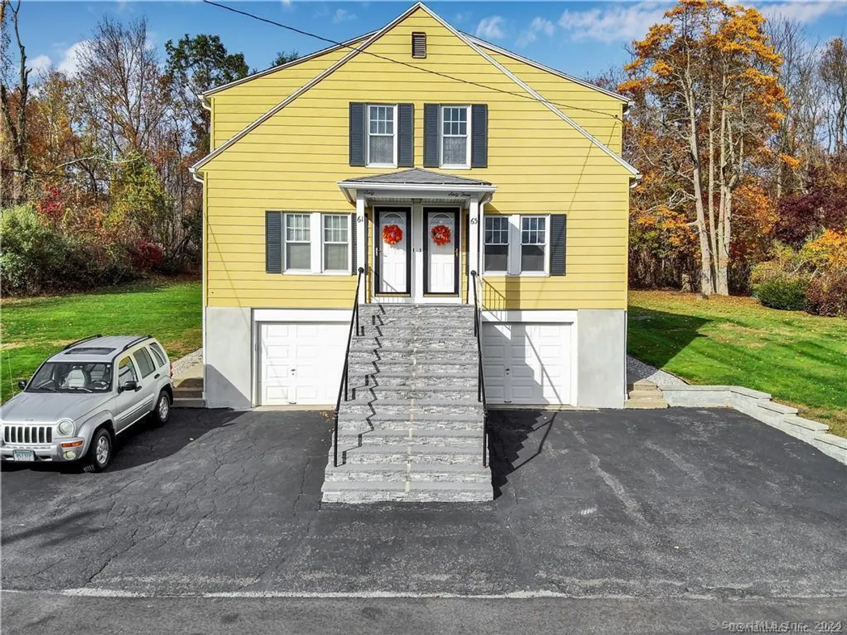 Greenwich Real Estate | View 61-63 Blackman Road, 2 | 3 Beds, 1 Bath