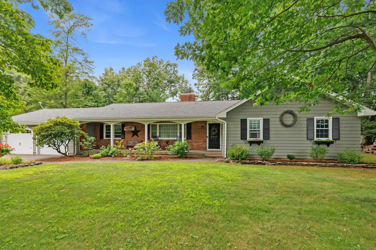 Greenwich Real Estate | View 30 Tuck Road | 4 Beds, 2 Baths
