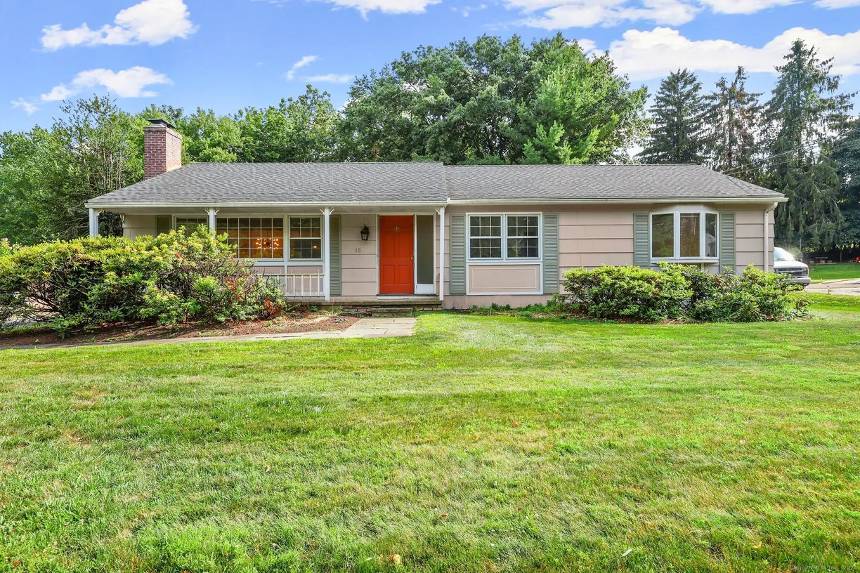 Greenwich Real Estate | View 15 Woodchuck | 3 Beds, 2 Baths