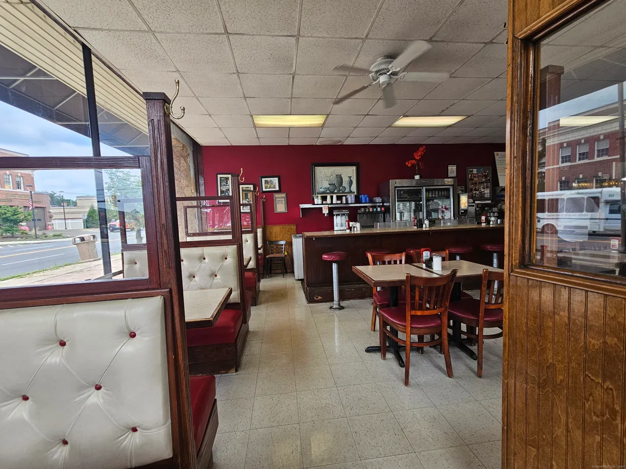 Greenwich Real Estate | View 2365 Whitney Avenue | Listing