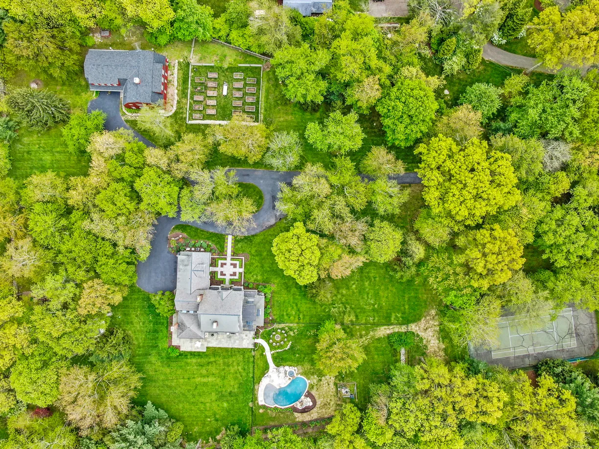 Greenwich Real Estate | View 125 Brett Lane | Listing