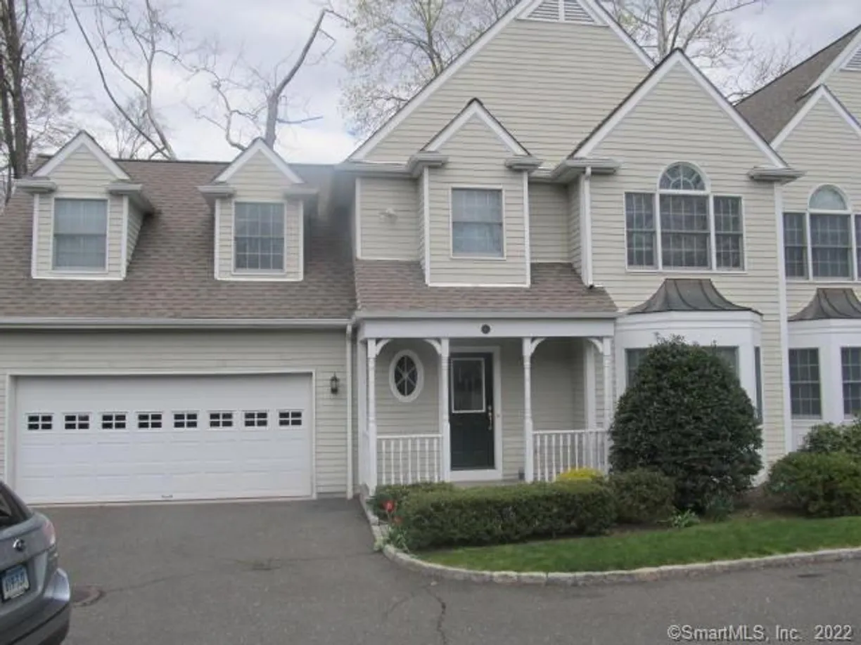 Greenwich Real Estate | View 86 New Norwalk | 3 Beds, 2 Baths