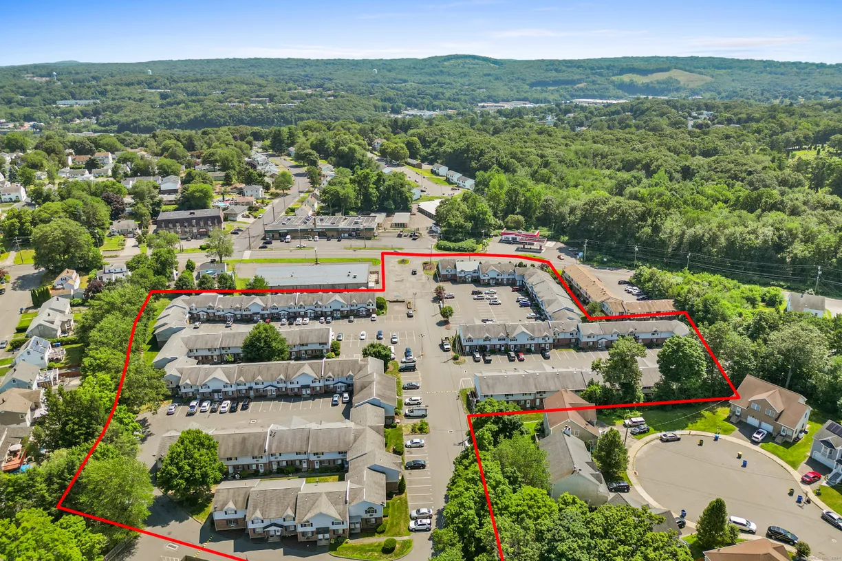 Greenwich Real Estate | View  | 3 Beds