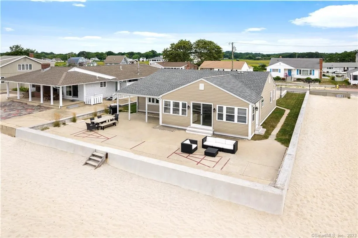 Greenwich Real Estate | View 8 Belaire Manor | Listing