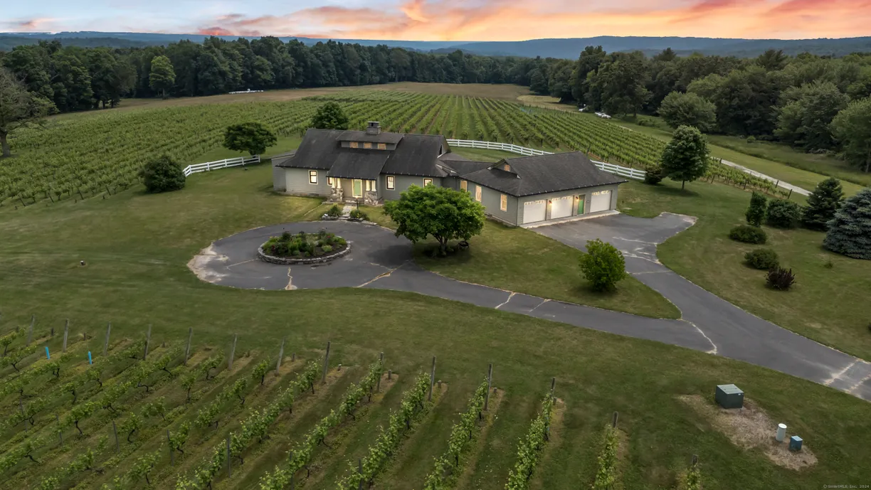 Greenwich Real Estate | View 454 Cassidy Hill Road | 2 Baths