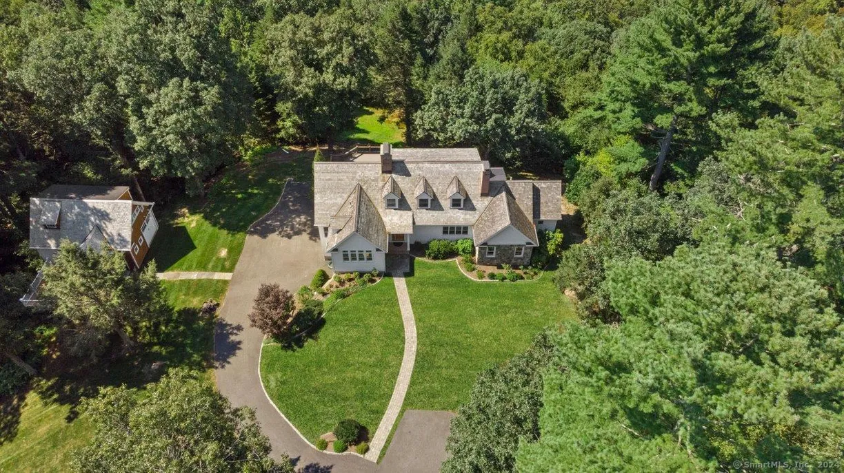 Greenwich Real Estate | View  | 3 Beds, 2 Baths