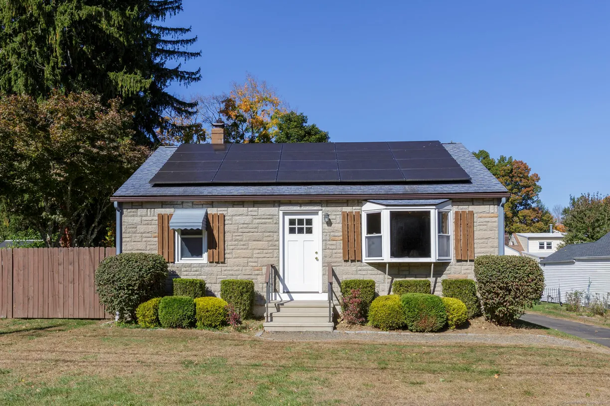Greenwich Real Estate | View 6 Fairchild Drive | 2 Beds, 1 Bath