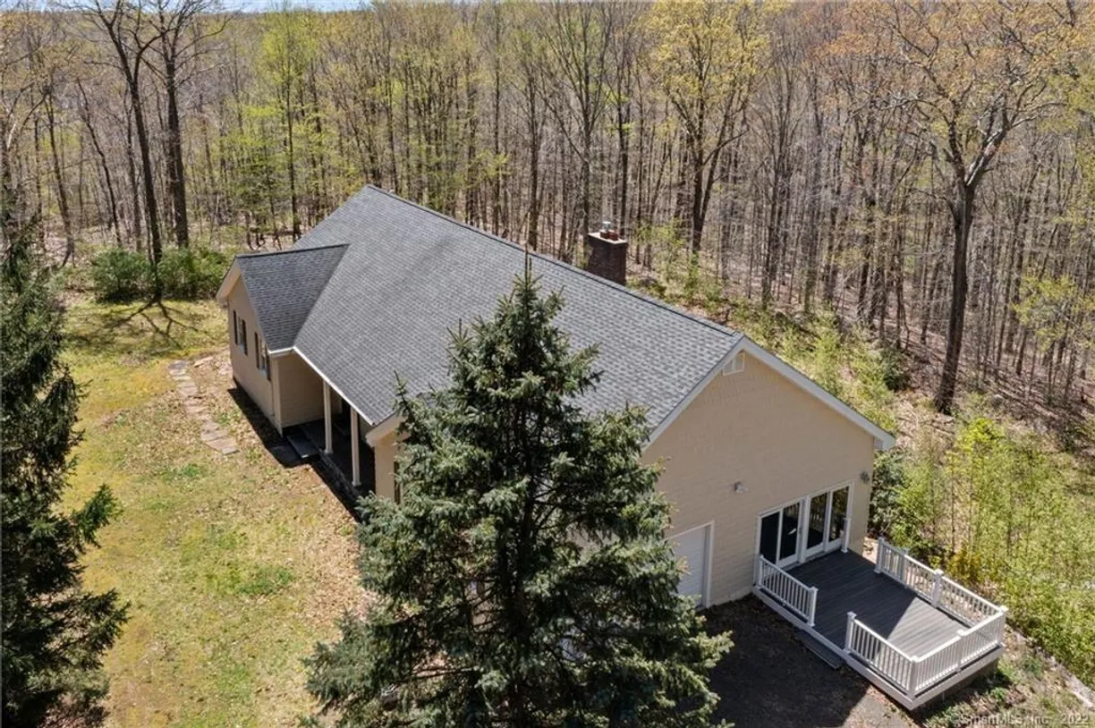 Greenwich Real Estate | View 310 Hart Road | Listing