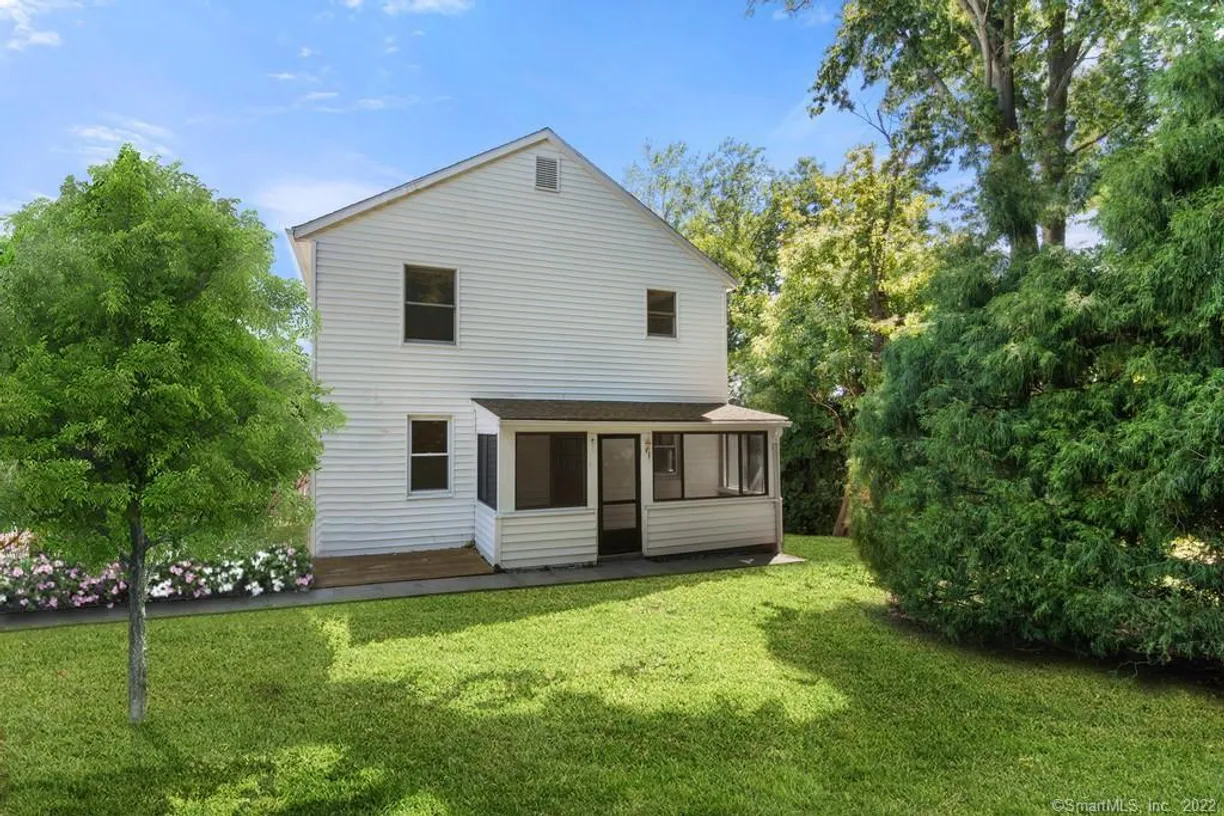Greenwich Real Estate | View 5 Sunrise Road | 3 Beds, 2 Baths