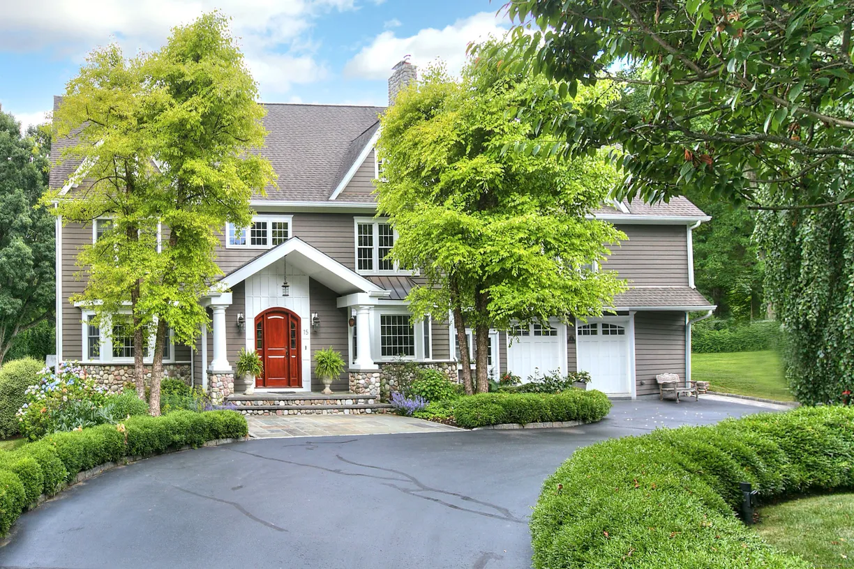 Greenwich Real Estate | View 15 Nursery Street | 5 Beds, 4 Baths